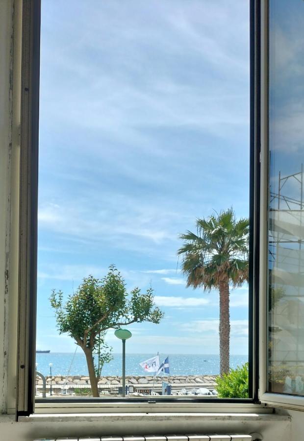 Maison De Revel Civitavecchia