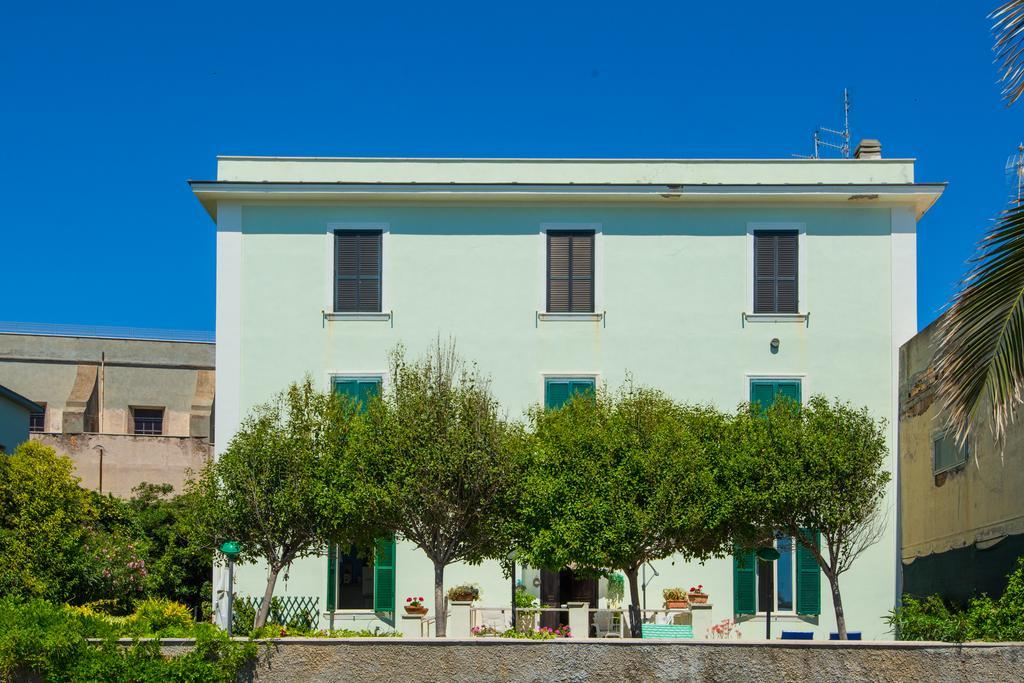 Couette-café Maison De Revel Civitavecchia